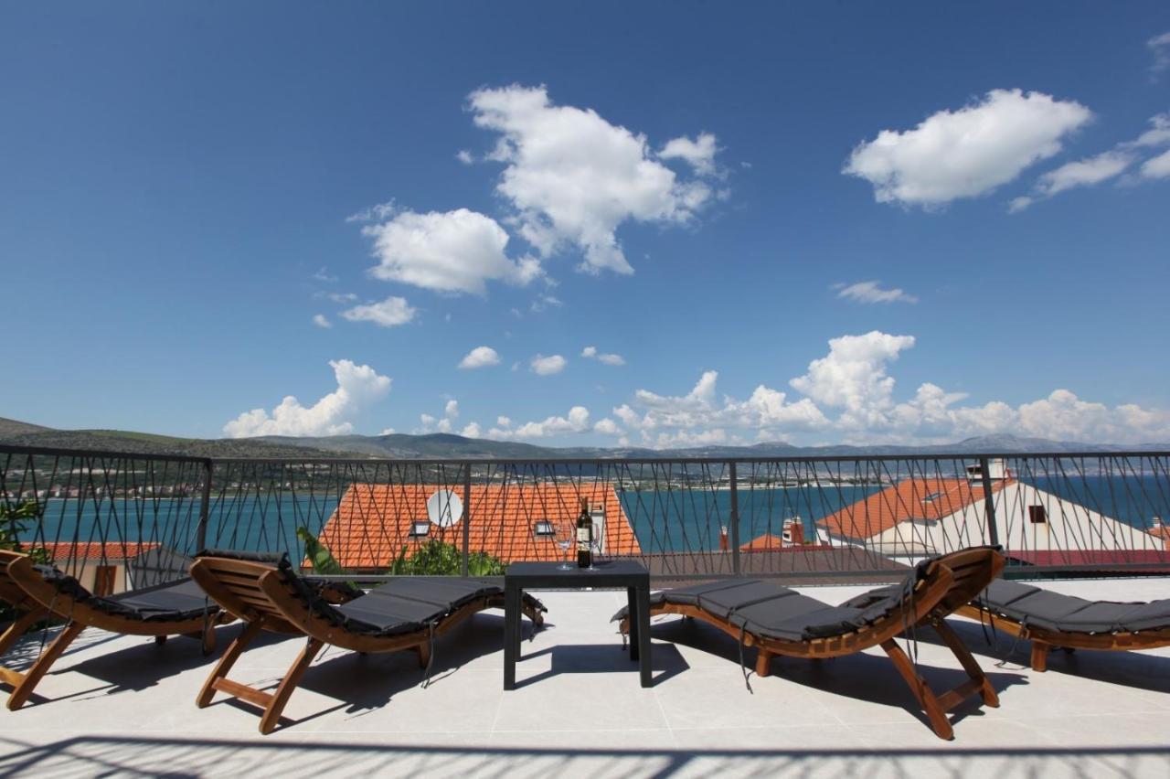 Apartment With Terrace And Sea View - Lucic Trogir Eksteriør bilde