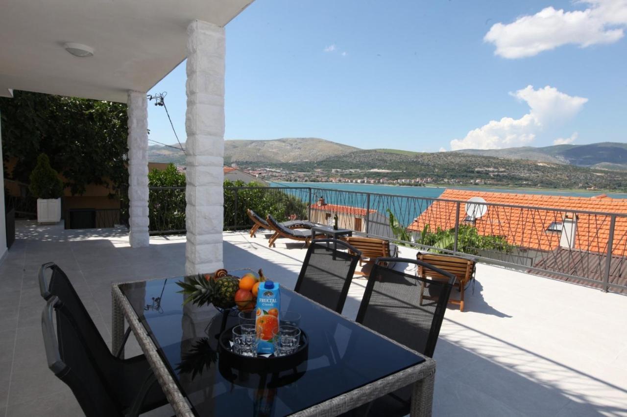 Apartment With Terrace And Sea View - Lucic Trogir Eksteriør bilde