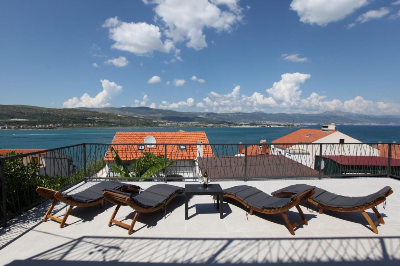 Apartment With Terrace And Sea View - Lucic Trogir Eksteriør bilde