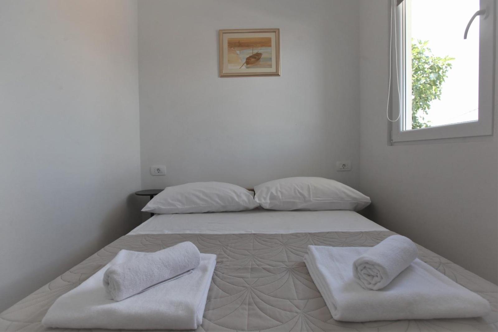 Apartment With Terrace And Sea View - Lucic Trogir Eksteriør bilde