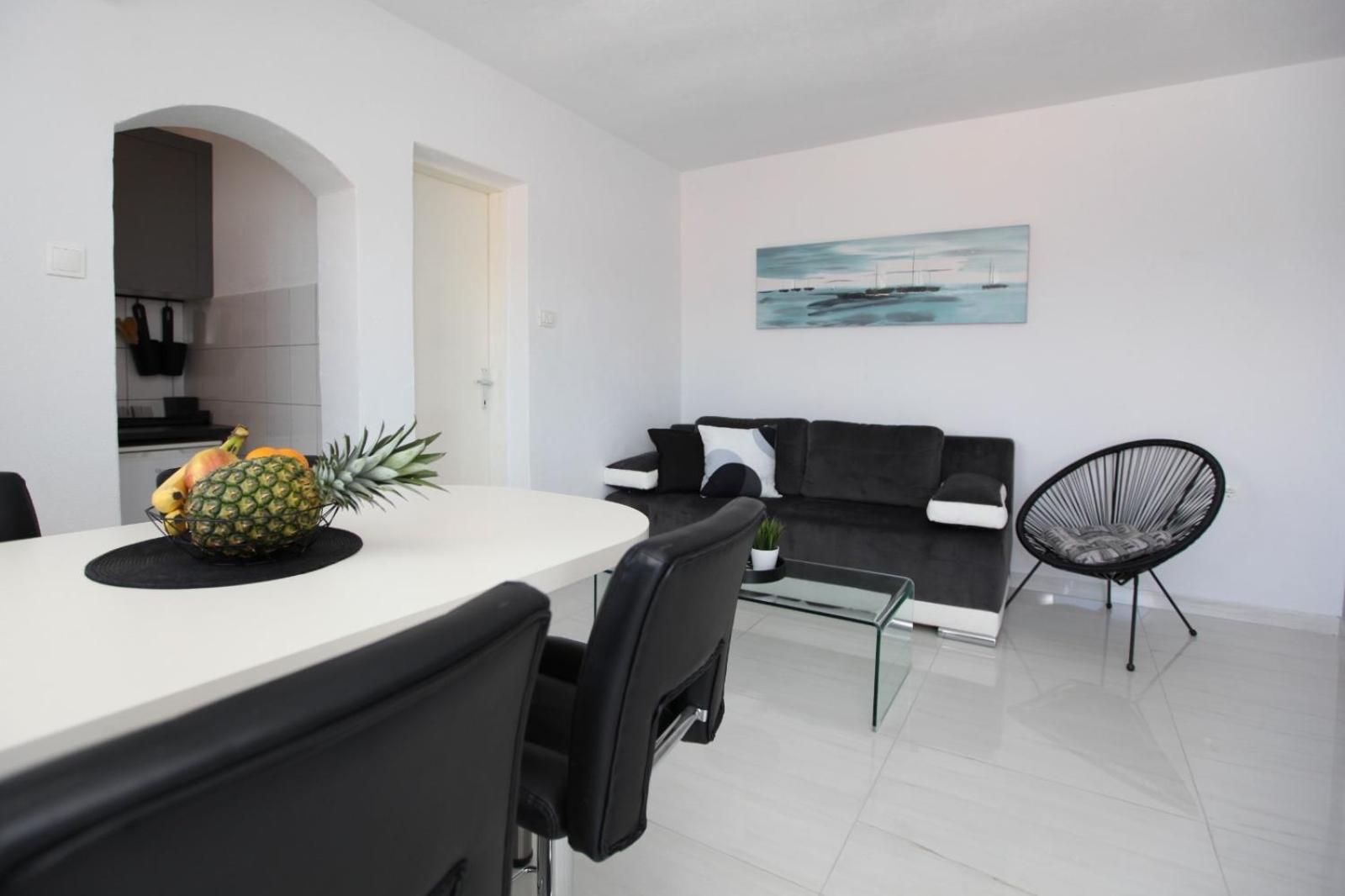 Apartment With Terrace And Sea View - Lucic Trogir Eksteriør bilde