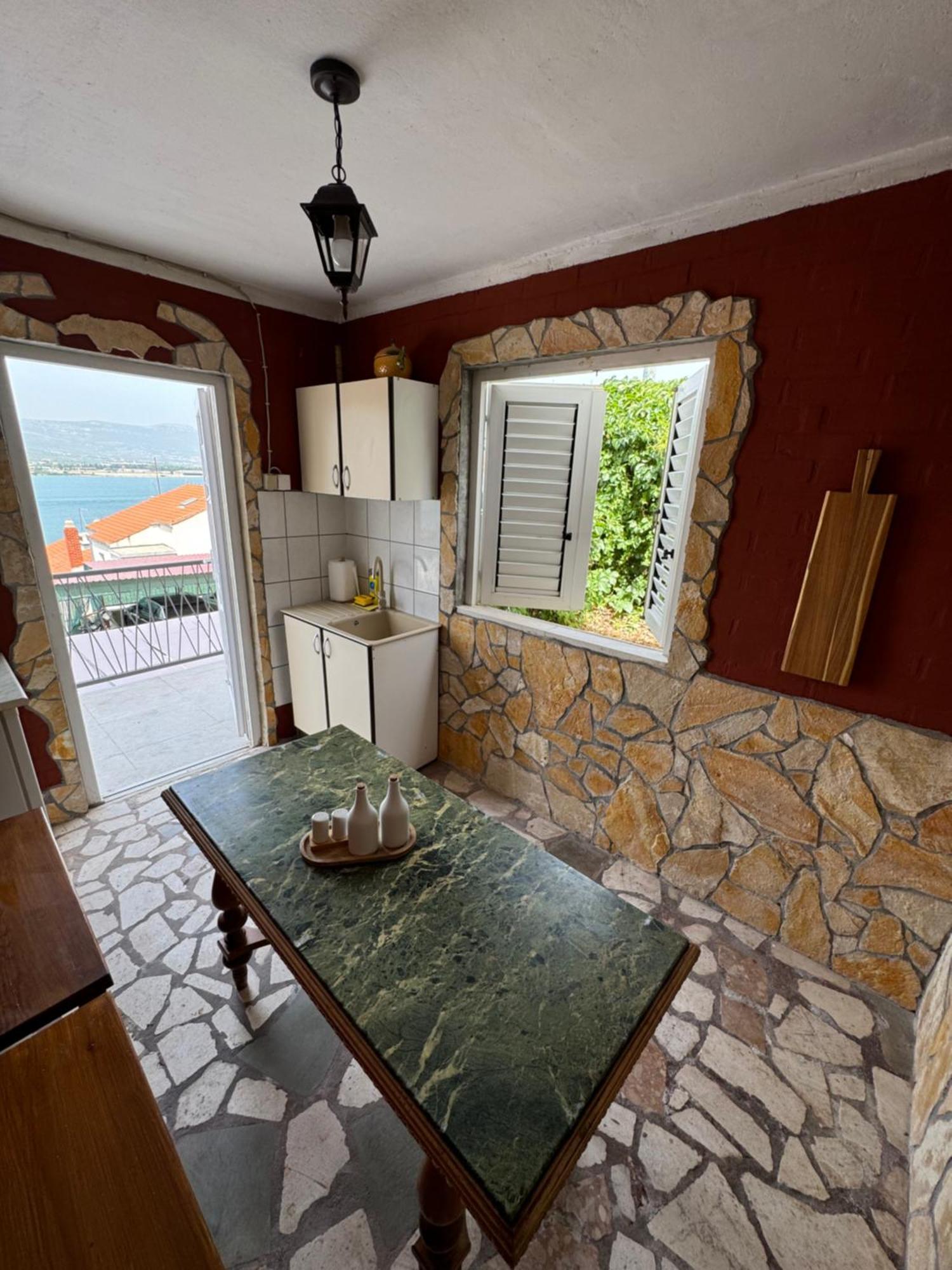 Apartment With Terrace And Sea View - Lucic Trogir Eksteriør bilde