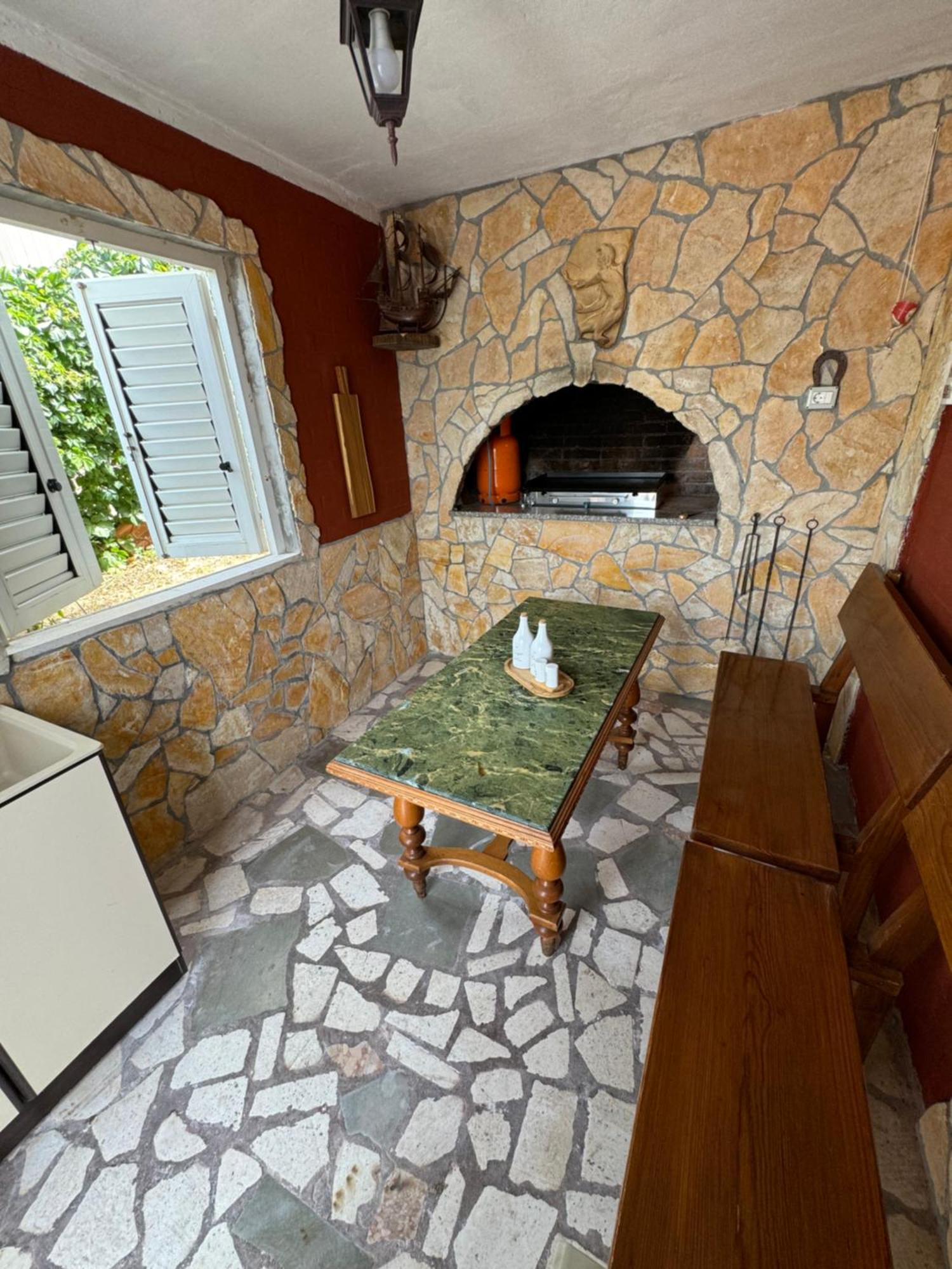 Apartment With Terrace And Sea View - Lucic Trogir Eksteriør bilde